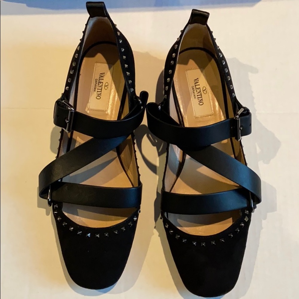 Valentino studded flats(authentic)